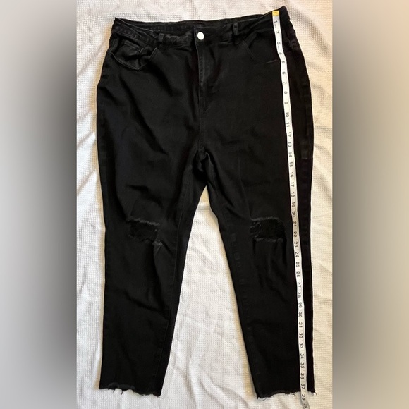 SHEIN Curve Women's Black Distressed Jeans 18 inch Waist, Size 3XL - Picture 7 of 14